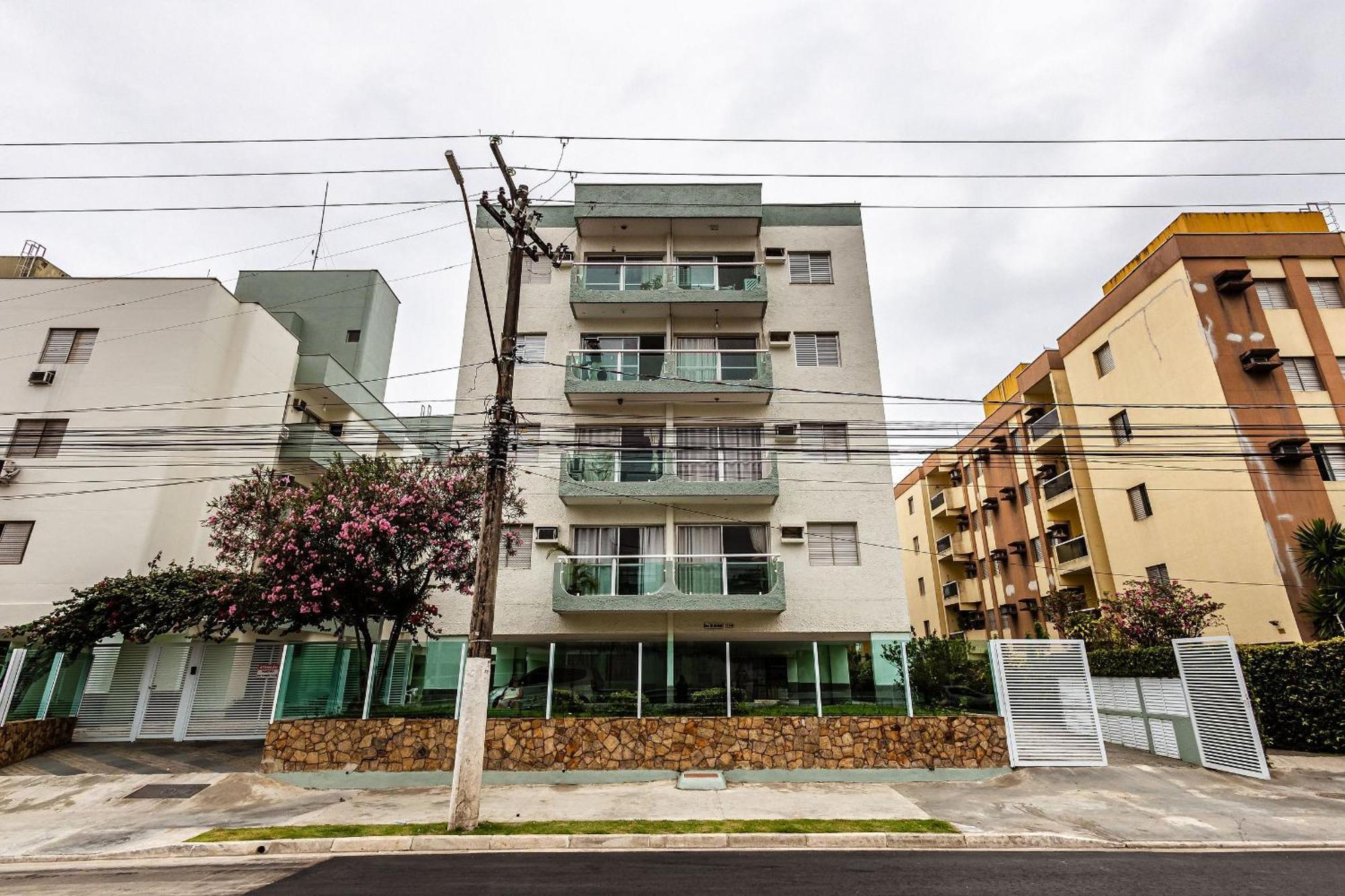 Apto Na Enseada Excelente Localizacao, 500M Da Praia, Garagem, Ar Condicionado Portaria 24 Horas グァルジャー エクステリア 写真