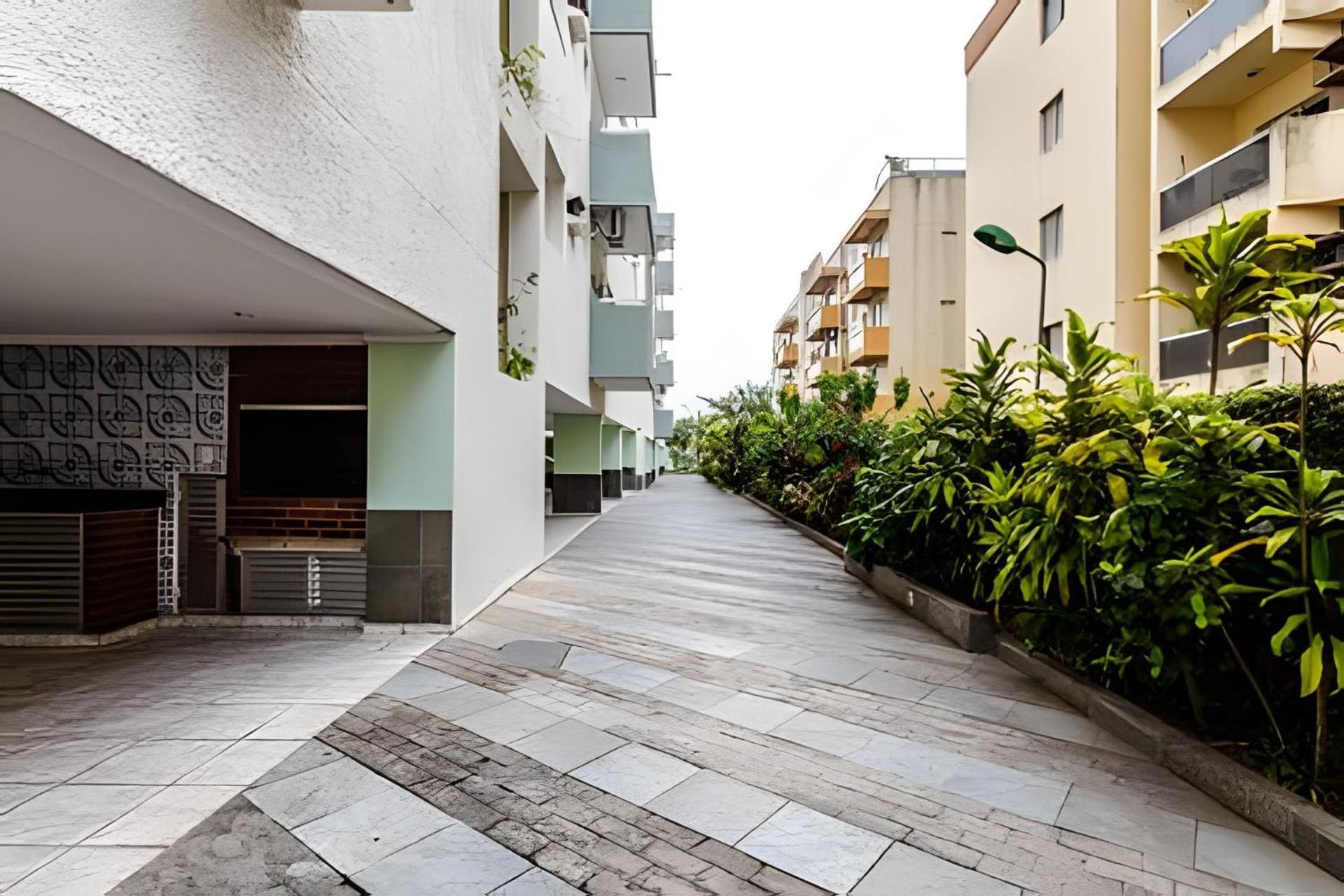 Apto Na Enseada Excelente Localizacao, 500M Da Praia, Garagem, Ar Condicionado Portaria 24 Horas グァルジャー エクステリア 写真