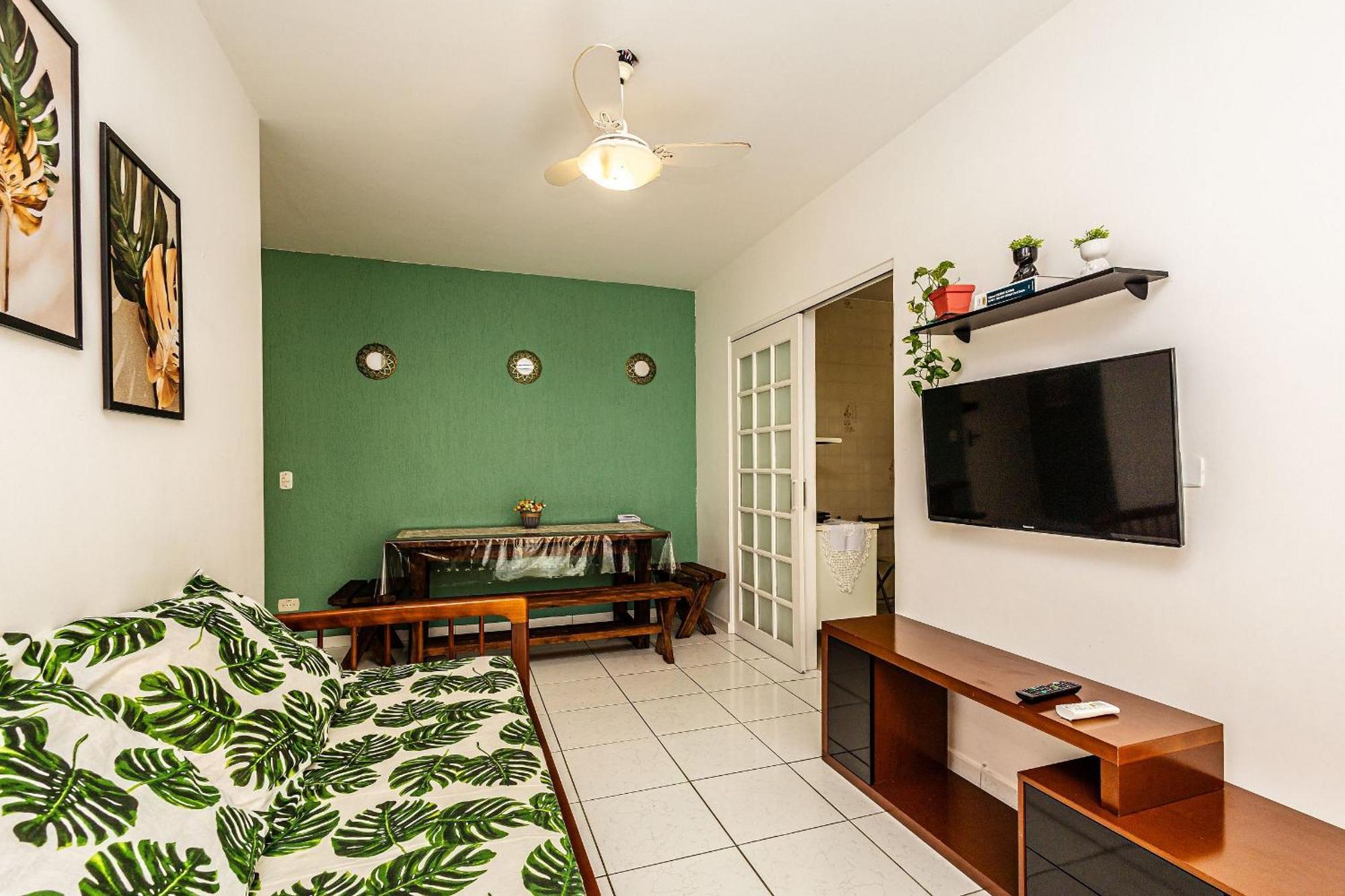 Apto Na Enseada Excelente Localizacao, 500M Da Praia, Garagem, Ar Condicionado Portaria 24 Horas グァルジャー エクステリア 写真